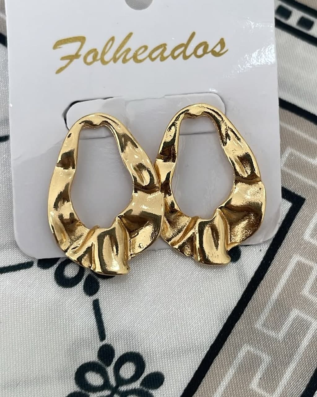 Brinco Dourado Argola Drapeada