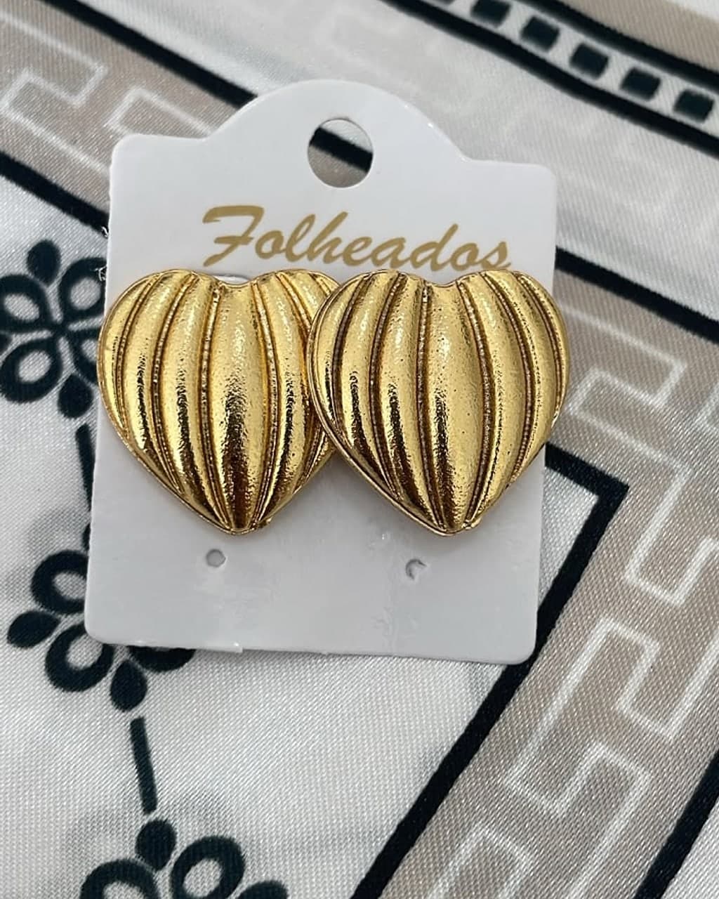 Brinco Dourado Coração Canelado