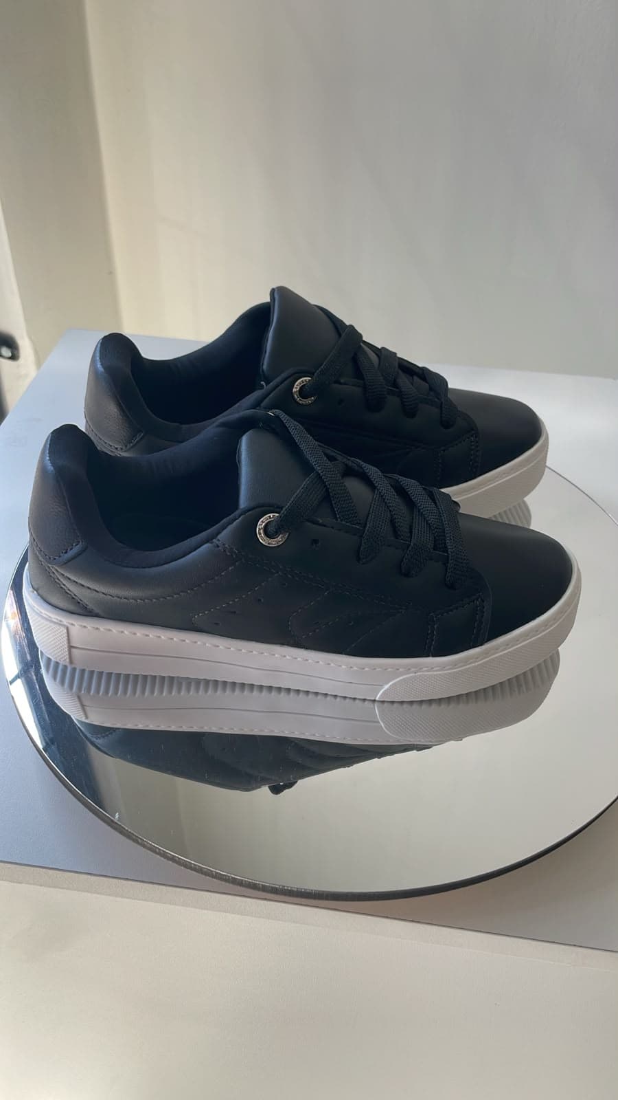 Tênis Preto Casual com Solado Plataforma
